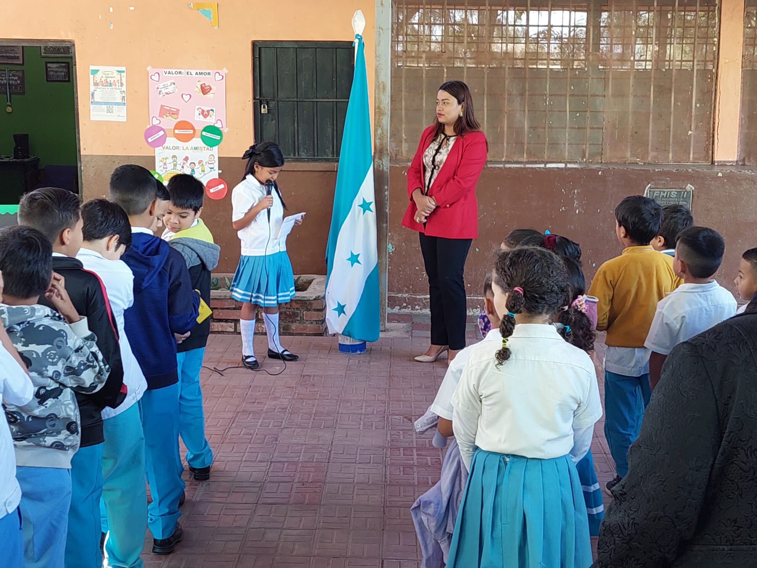 Lunes Cívico Morazánico, una experiencia de creatividad y valores.